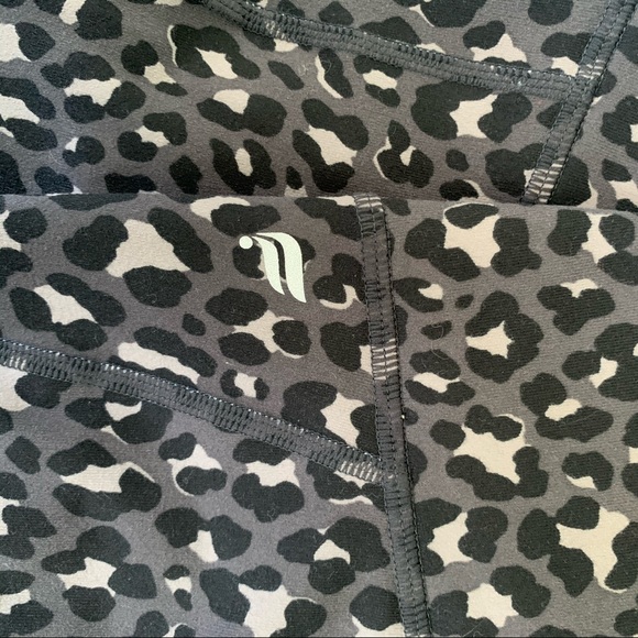 Mila High Waisted Pocket Capri Cheetah/Leopard - Picture 3 of 5